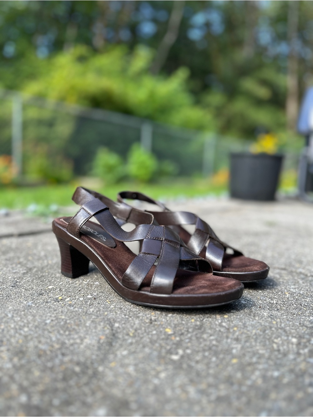 Vintage 90s Aerosoles Brown Leather Strappy Block Heels Made in Brazil Sz 7.5B